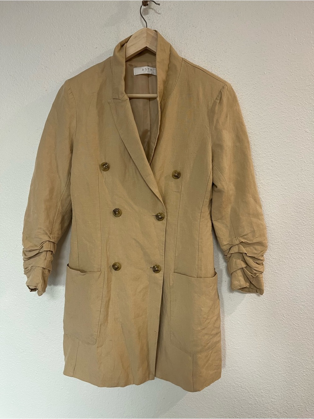 Astr Tan‎ Double-Breasted Ruched-Sleeve Blazer